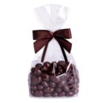 rodzynki w czekoladzie deserowej w foliowej saszetce z kokardą