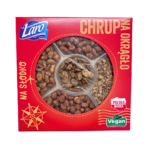 Tacka z przekąskami na słodko w czerwonym opakowaniu z okienkiem