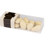 Migdały w białej czekoladzie z kokosem w przezroczystym pudełeczku z minimalistyczną etykietą