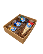 Zestaw prezentowy dla dziadka - truskawki, skórki pomarańczy, agrest, migdały w czekoladzie