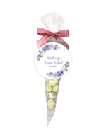 migdaly w czekoladzie bialej z platkami kwiatow