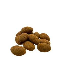 Migdaly w czekoladzie mlecznej pudrowane kakao i zlotem jadalnym